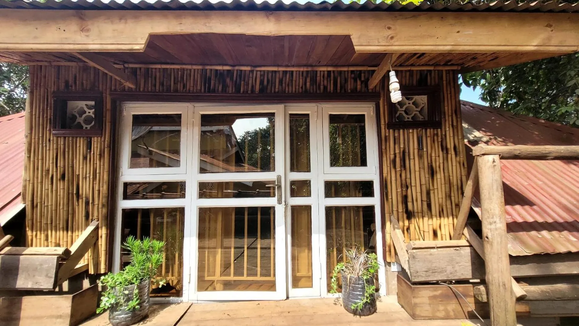 Homestay Ugatrac Tours And Travel Apartment Kampala