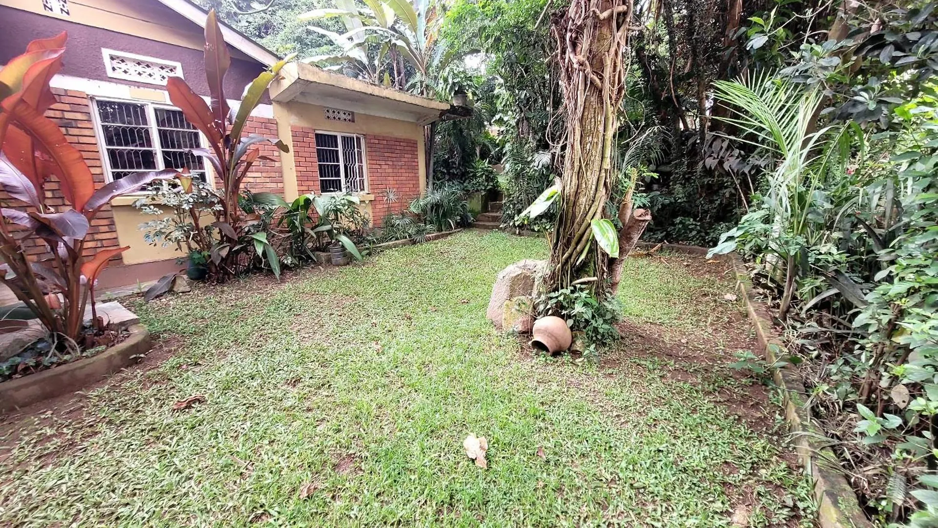 Ugatrac Tours And Travel Apartment Kampala